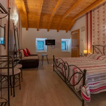 Vecchia Apartment