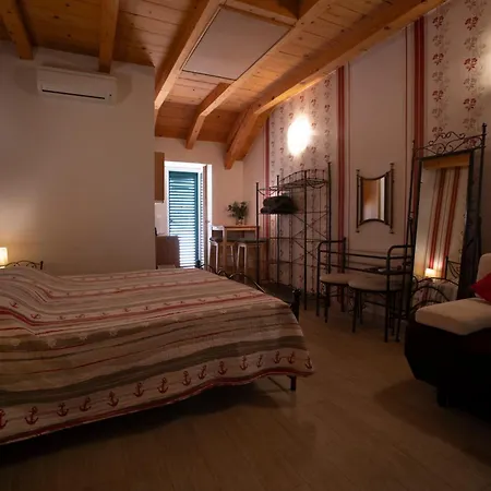 Vecchia Apartment *